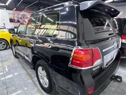 تۆیۆتا لاند کروزەر